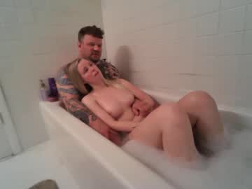 Barbi3nken Chaturbate stream image from April 09, 2025