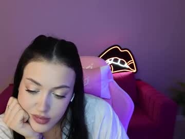 Saramoren0 Chaturbate stream image from April 09, 2025