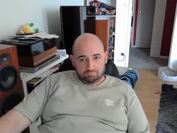 Bennn54 Chaturbate stream image from April 09, 2025
