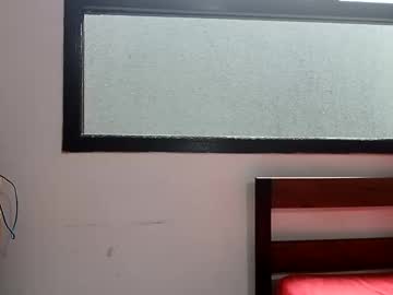 Morenaminzinha Chaturbate stream image from April 09, 2025