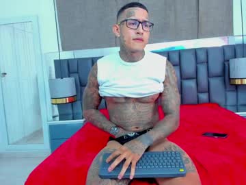 Corwinblake_ Chaturbate stream image from April 09, 2025