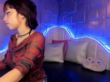 Little_Raven_ Chaturbate stream image from April 09, 2025