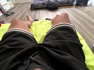 Zkber20 Chaturbate stream image from April 09, 2025