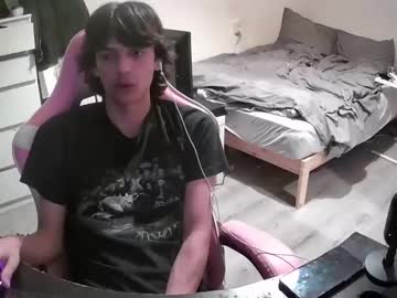 K34ton Chaturbate stream image from April 09, 2025