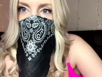 Xoxbambi Chaturbate stream image from April 09, 2025