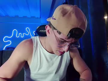 Justin_Trevor Chaturbate stream image from April 10, 2025