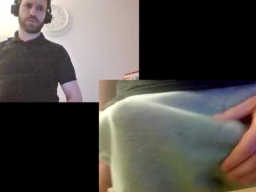 Eunile Chaturbate stream image from April 10, 2025