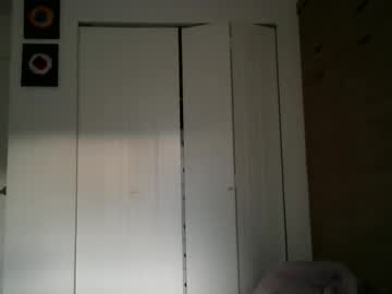 Skyeserenity Chaturbate stream image from April 10, 2025