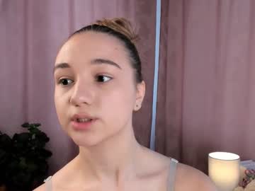 Adelefitch Chaturbate stream image from April 10, 2025