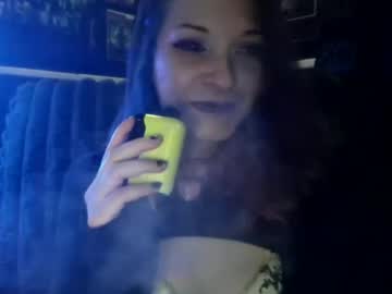 Hannibeexl Chaturbate stream image from April 10, 2025