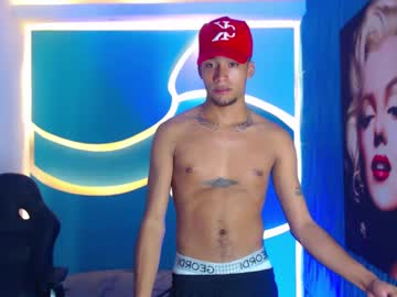Alejo_R1_ Chaturbate stream image from April 10, 2025