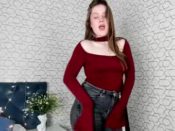 Emilia_Clare Chaturbate stream image from April 10, 2025