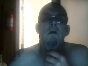 Mefucklongtime Chaturbate stream image from April 10, 2025