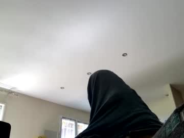 Bcnlol Chaturbate stream image from April 10, 2025