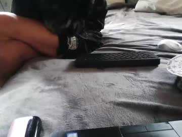 Socksluts666 Chaturbate stream image from April 10, 2025
