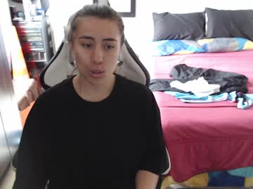 Lunabloom_77 Chaturbate stream image from April 10, 2025