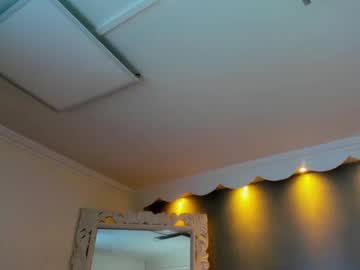 Nahomy_Wallace Chaturbate stream image from April 10, 2025