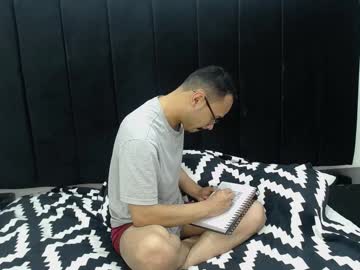 Wollfram Chaturbate stream image from April 10, 2025