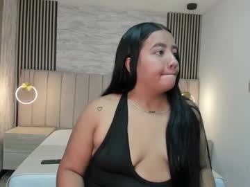 Emilierox Chaturbate stream image from April 10, 2025
