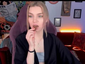 Miakupe Chaturbate stream image from April 10, 2025