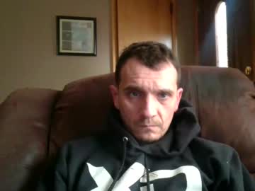 Bennymn Chaturbate stream image from April 10, 2025