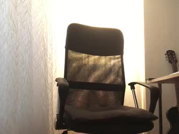 Redhattt Chaturbate stream image from April 10, 2025