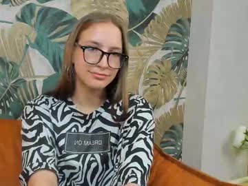 Dorettaharvison Chaturbate stream image from April 10, 2025
