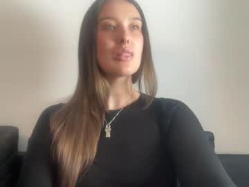 Loladom Chaturbate stream image from April 10, 2025