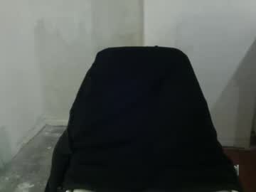 Emile013 Chaturbate stream image from April 10, 2025