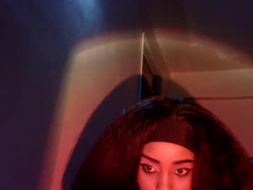 Lzoey Chaturbate stream image from April 10, 2025