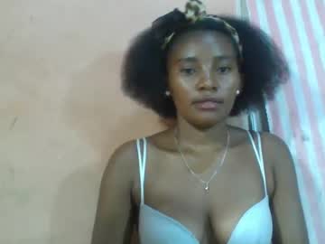 Noella1004 Chaturbate stream image from April 10, 2025