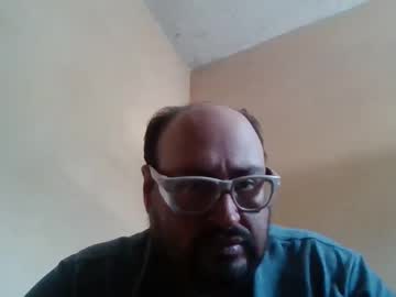 Papi_Adiel4 Chaturbate stream image from April 10, 2025