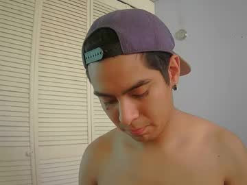 Vik_Mexboy Chaturbate stream image from April 10, 2025
