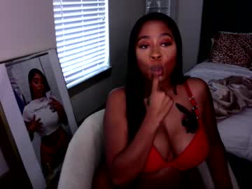 Kimmyluxx Chaturbate stream image from April 10, 2025