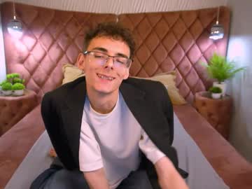 Luciusslay Chaturbate stream image from April 10, 2025