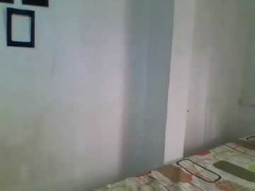 Anhi03 Chaturbate stream image from April 10, 2025