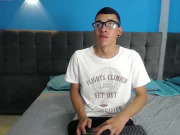 Dustynjoyer Chaturbate stream image from April 10, 2025