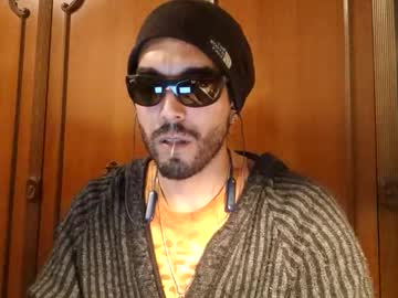Andres00cortes Chaturbate stream image from April 10, 2025