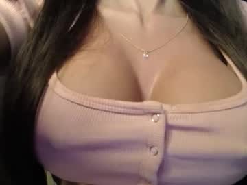 Madi_Urs Chaturbate stream image from April 11, 2025