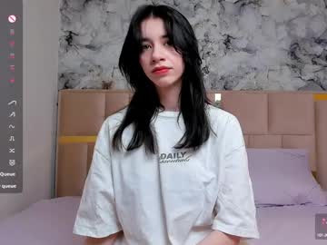 Lululooves Chaturbate stream image from April 11, 2025