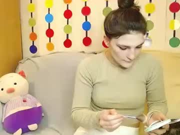 Esstelleadams Chaturbate stream image from April 11, 2025