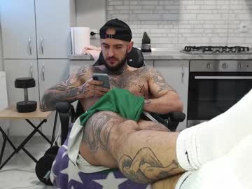 Maxi_Foxxx Chaturbate stream image from April 11, 2025