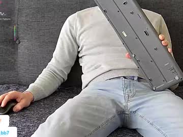 Ydk7 Chaturbate stream image from April 11, 2025