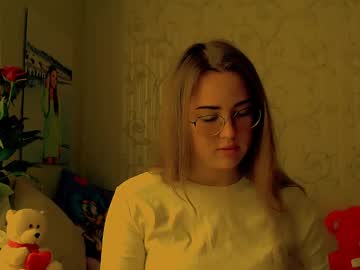 Luxie_Queen Chaturbate stream image from April 11, 2025