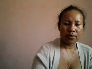 Mialih Chaturbate stream image from April 11, 2025