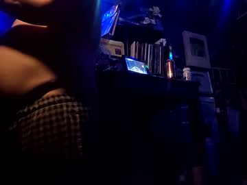 J_B_J Chaturbate stream image from April 11, 2025