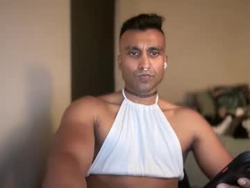 Kinkyslutdee Chaturbate stream image from April 11, 2025