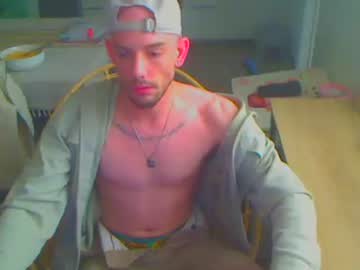 Oneteam2500 Chaturbate stream image from April 11, 2025