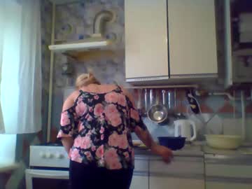 Arielxloveresss Chaturbate stream image from April 11, 2025