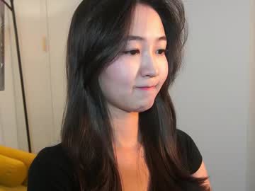 Seulbi Chaturbate stream image from April 11, 2025
